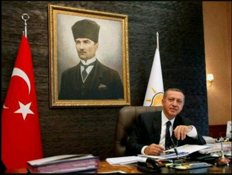 صورة تجمع أردوغان وأتاتورك
