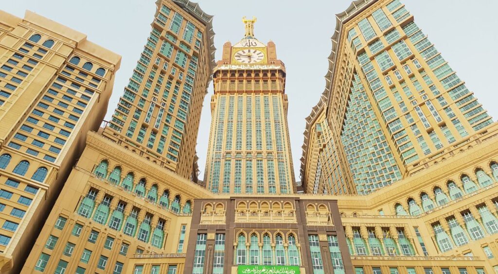 الهيمنة الأمريكية: الاغتيال الاقتصادي للأمم.. من خلال اعترافات قرصان اقتصادي