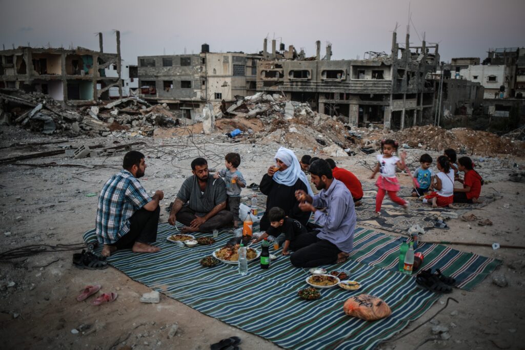 الأسرة ودورها في التنشئة الإسلامية