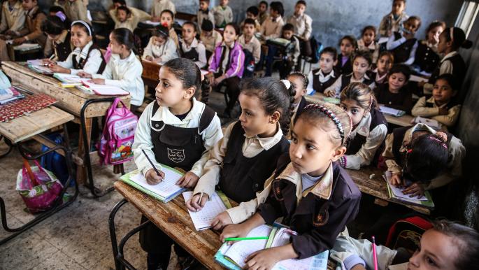 تربية الأطفال... فقراء هذا العصر